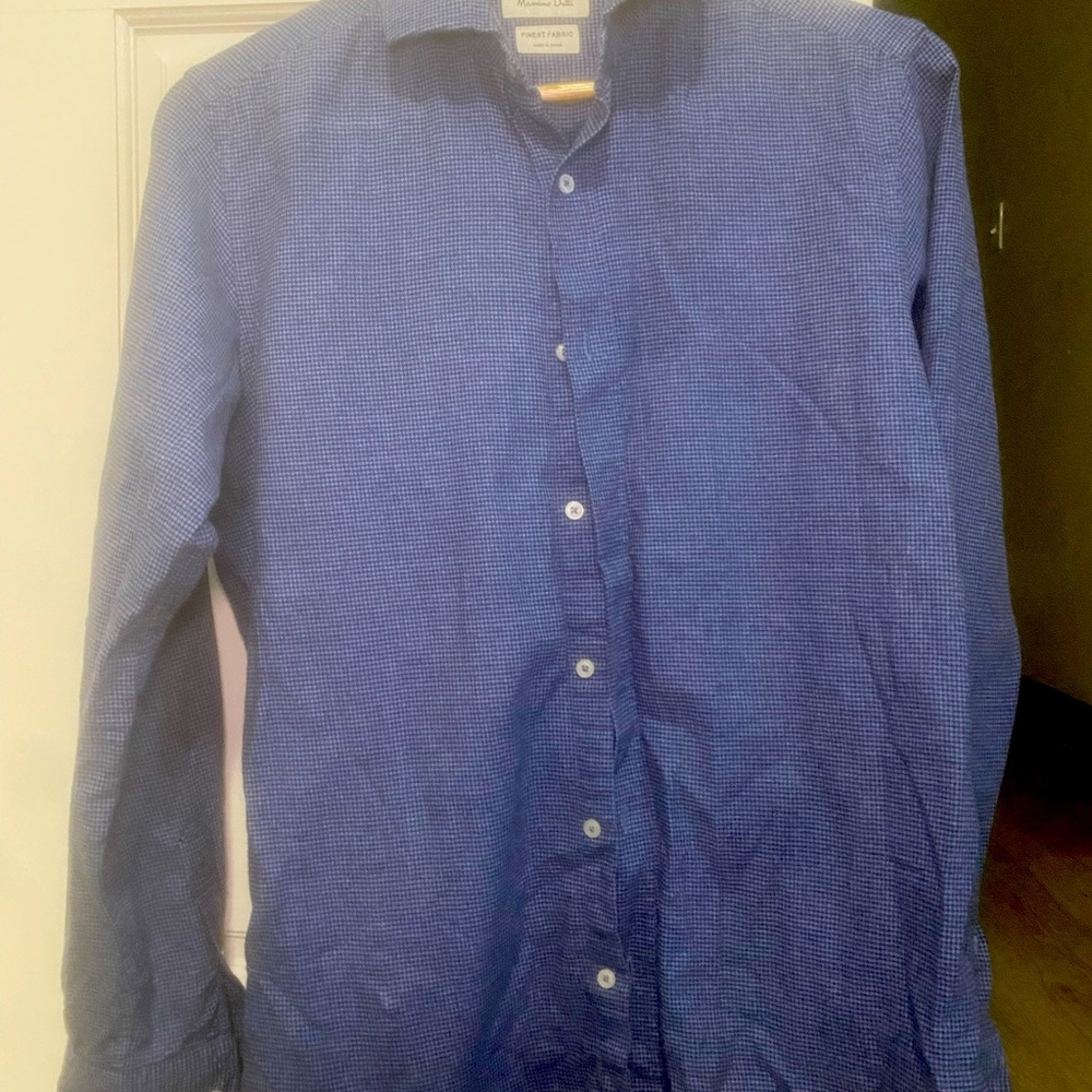 Massimo Dutti shirt, like new. Worn couple of times, but it is small for me .